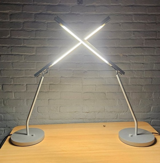 Image 1 of Maarten Van Severen, lampada da tavolo U-Line BA11 (1997) - Design minimalista belga.