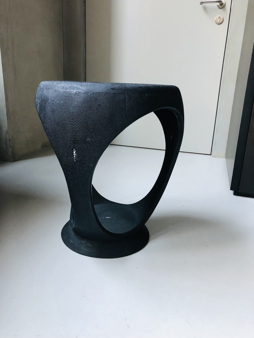Tabouret Lethaer en galuchat par R & Y Augousti