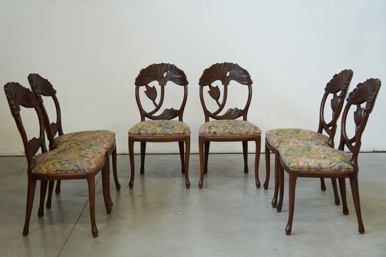 Image 1 of Set van 6 handgesneden Art Nouveau Revival eetkamerstoelen met bloemenzittingen