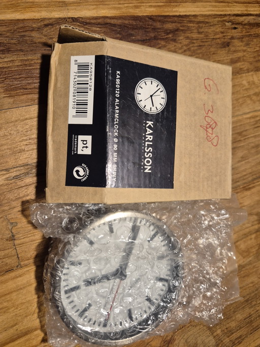 Karlsson Reiseuhr mit Weckfunktion