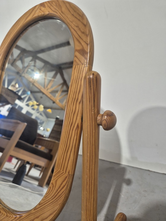 Image 1 of Vintage zweedse grenen kap spiegel kantelbaar