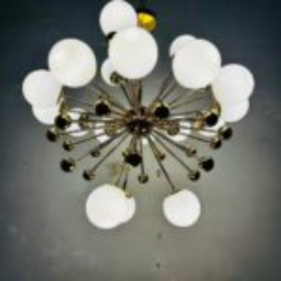 Lampadario Sputnik anni '70, Metallo, Vetro, Dorato, Mid Century Modern (foto 6 di 7)
