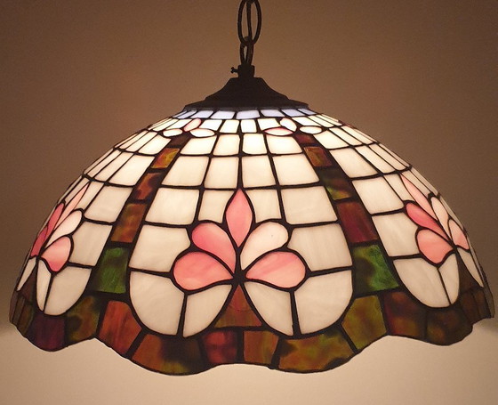 Stained Glass - Tiffany Style Lotus Flower Pendant Lamp (photo 15 of 65)