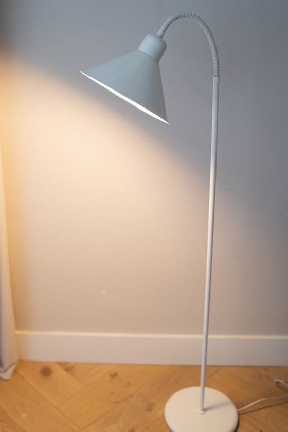 Image 1 of Lampada da terra vintage in metallo bianco