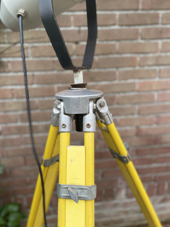 Image 1 of Industriële vintage driepoot spot staande lamp - verstelbaar 
