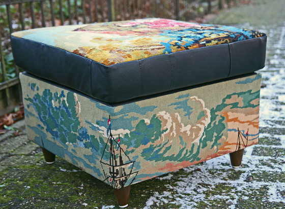 Image 1 of Rectangular boat pouf with view of Dordrecht