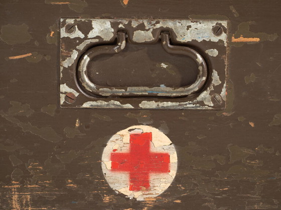 Valise médicale vintage Croix-Rouge (c.1940) #4 – Objets déco, Rustic (photo 19 of 40)