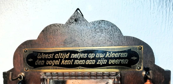 Image 1 of (W020) Magnifique miroir de couloir ancien avec brosses à vêtements et inscription – vers 1930-1950