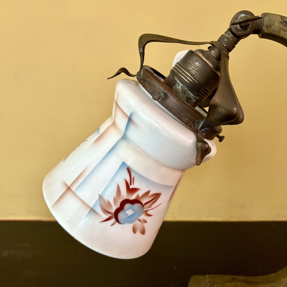 Image 1 of Art Deco Tischlampe bzw. Schreibtischlampe mit bemaltem Glas.