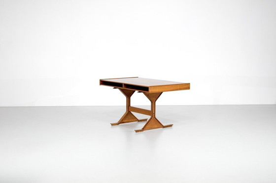 Image 1 of Schreibtisch "530" von Gianfranco Frattini für Bernini, Italien 1960er Jahre.