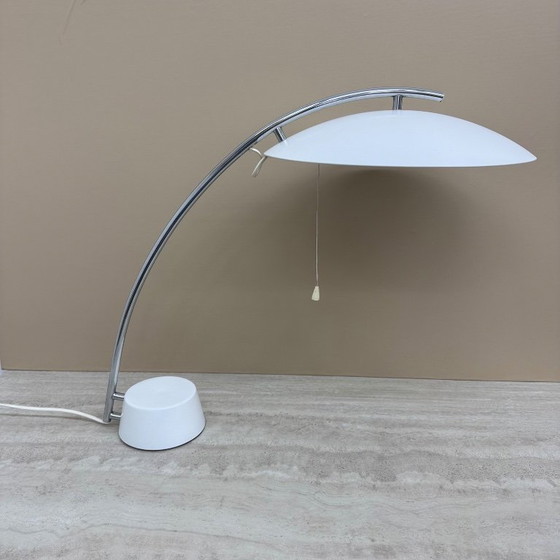 Tafellamp met gebogen arm en witte kap, Ikea, Tafellampen, Metaal, Chroom, Modern (foto 8 van 15)