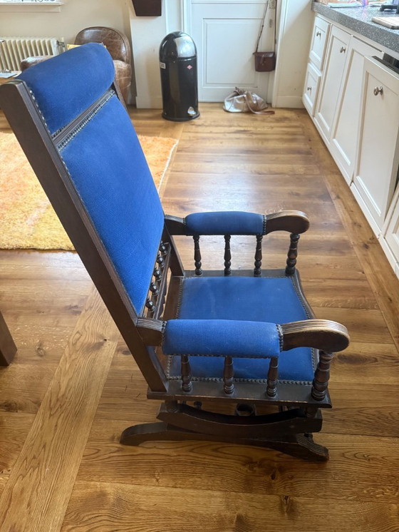 Image 1 of sedia a dondolo in legno