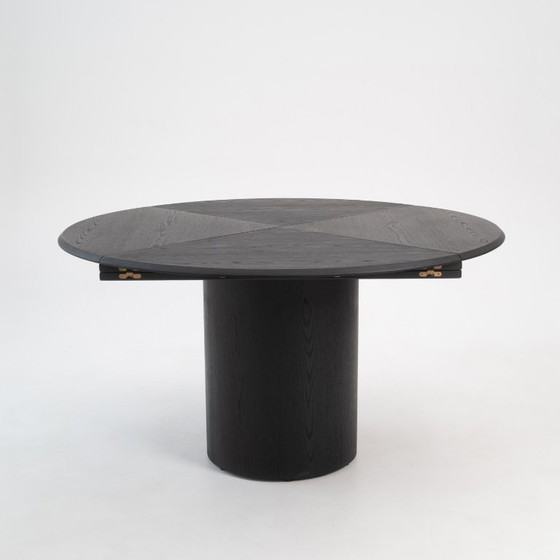 Image 1 of Table transformable ronde/carrée en chêne noir style Bauhaus
