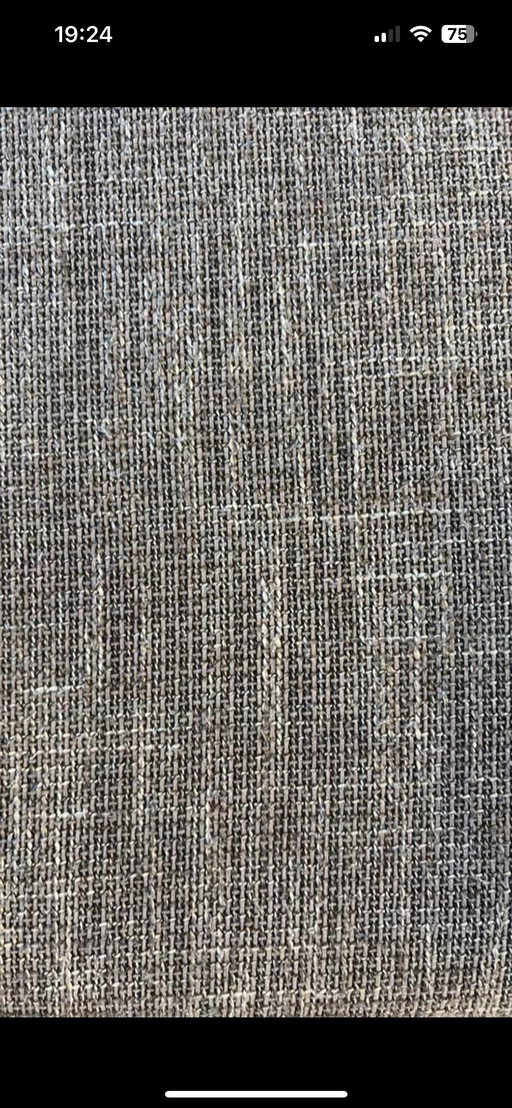 2 identieke grijze poef