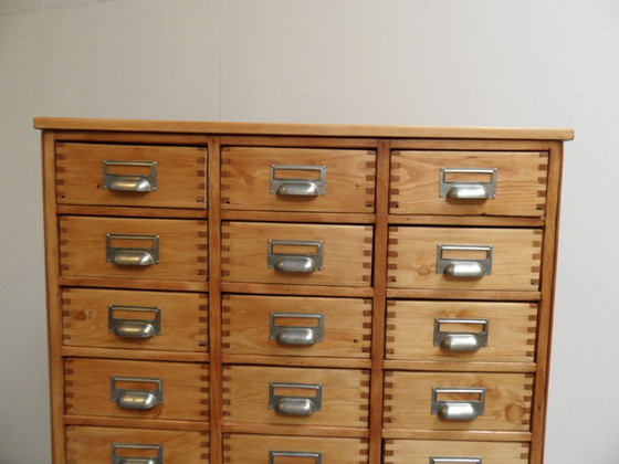Image 1 of Vintage apothekerskast met 45 lades