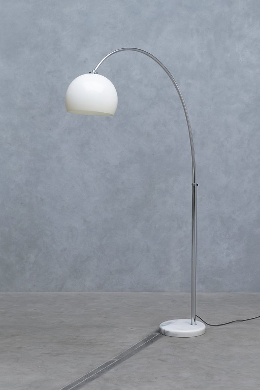 Kare Design arc lamp with marble base and white shade - Infinity Resale Antwerp