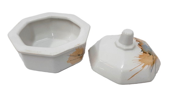 Image 1 of Zuccheriera in porcellana con coperchio