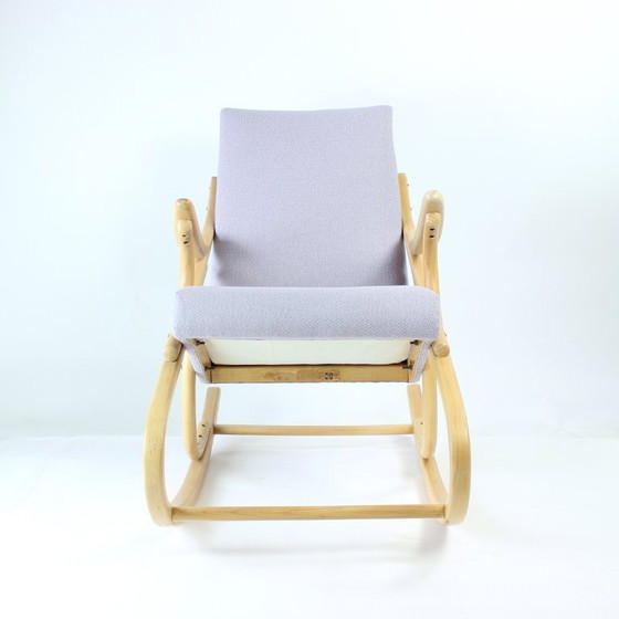 Image 1 of Fauteuil à bascule en bois courbé de style Mid-Century, en chêne blond, par Ton, Tchécoslovaquie, années 1960