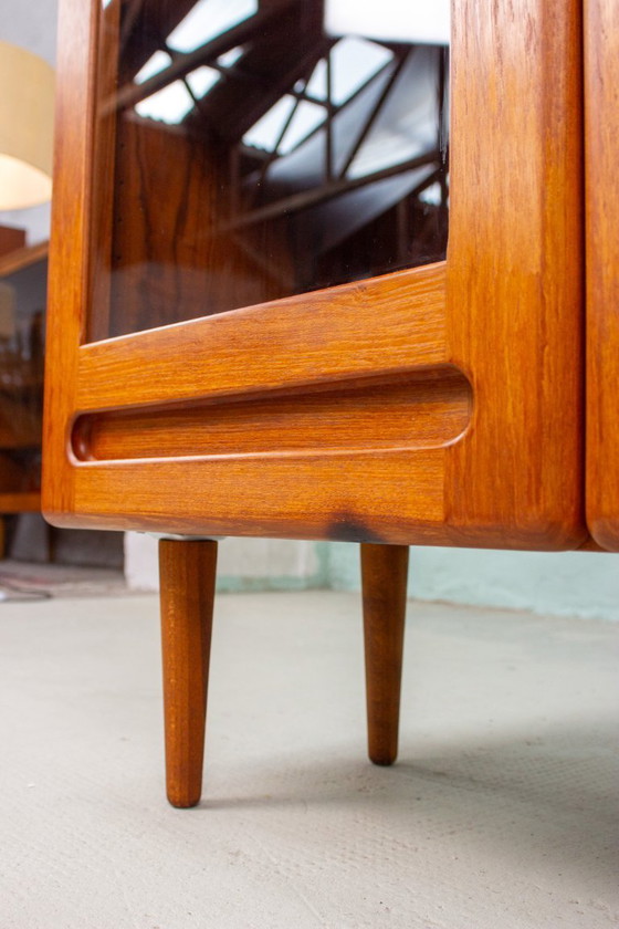 Image 1 of Vintage teak display chest of drawers highboard sideboard Danish