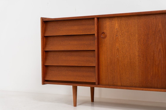 Image 1 of Aparador de teca de Nils Jonsson para Hugo Troeds (Suecia, años 50).