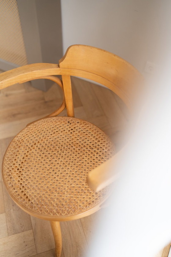 Image 1 of Chaise Thonet 233 réplique en bois courbé et sangles