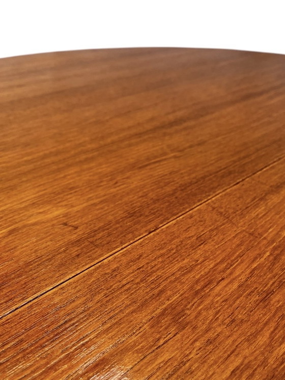 Image 1 of Extendable table