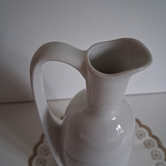 Weißer Porzellankrug/Einzelblumenvase aus der Mitte des 20. Jahrhunderts – Vasen, Porcelain (photo 7 of 9)