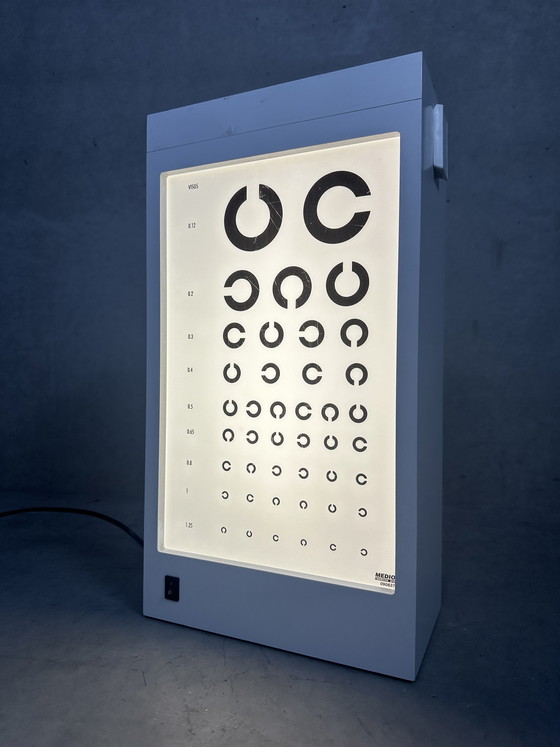 Image 1 of Mobiele leestest (oogartsenpraktijk) - tafellamp