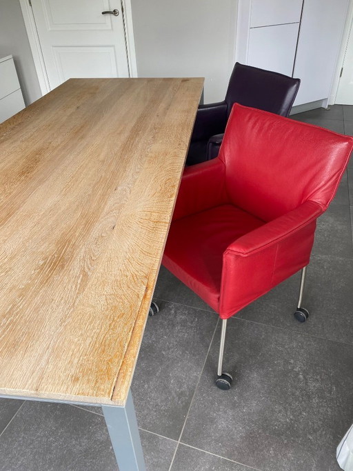 Dining table brand Janua