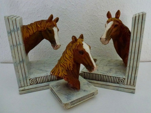 Set di fermalibri vintage a forma di testa di cavallo con funzione di fermacarte.