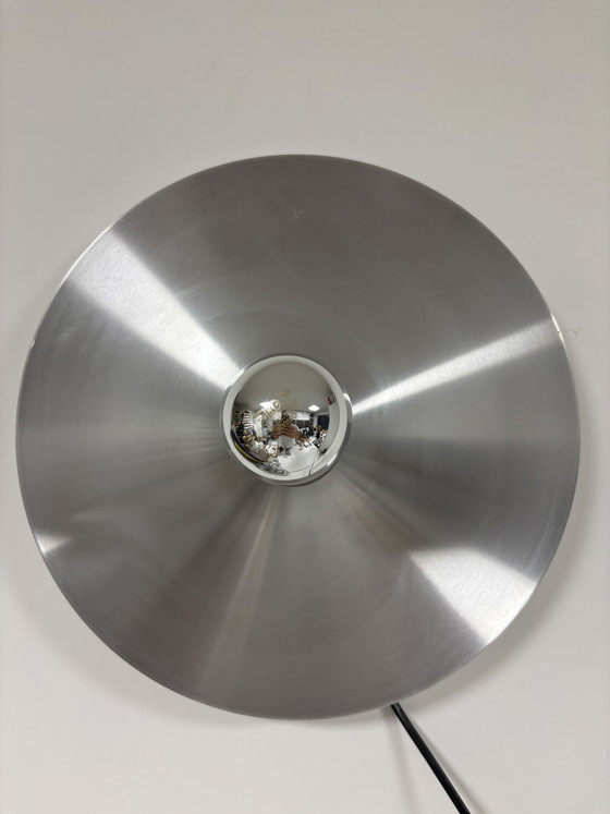 Image 1 of Grote Discus wandlamp ontwerp Charlotte Perriand voor Les Arcs, jaren 70.