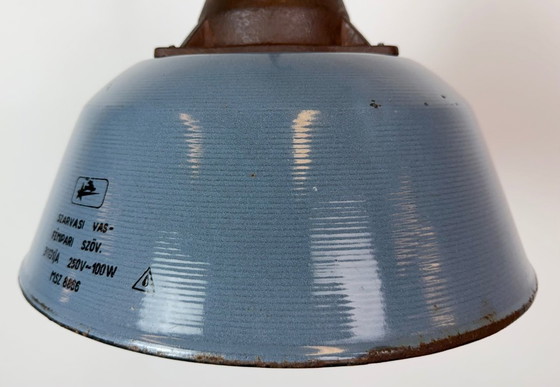 Lampada a sospensione industriale in smalto grigio e ghisa, anni '60 – Szarvasi, Lampade a sospensione, Ferro (photo 5 of 18)