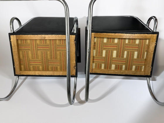 Image 1 of Een paar Bauhaus-fauteuils met cantileverconstructie uit de jaren 1930-1940 – buisvormig staal, houten armleuningen