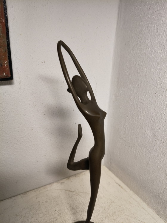 Vintage Modernist Brass Sculpture Ballerina – Unique Patina – 1980s (photo 3 of 8)