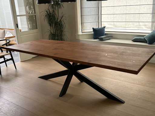 Grande table à manger