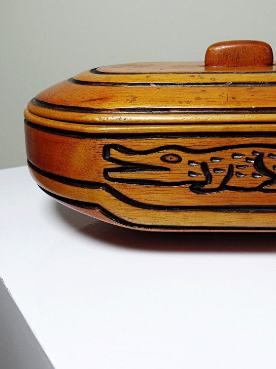 Vintage doos van exotisch monoxylhout, volkskunst, krokodillendecor – Decoratieve objecten, Wood (photo 3 of 13)