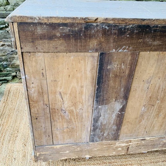 Image 1 of Dressoir / Ambachtelijk meubilair