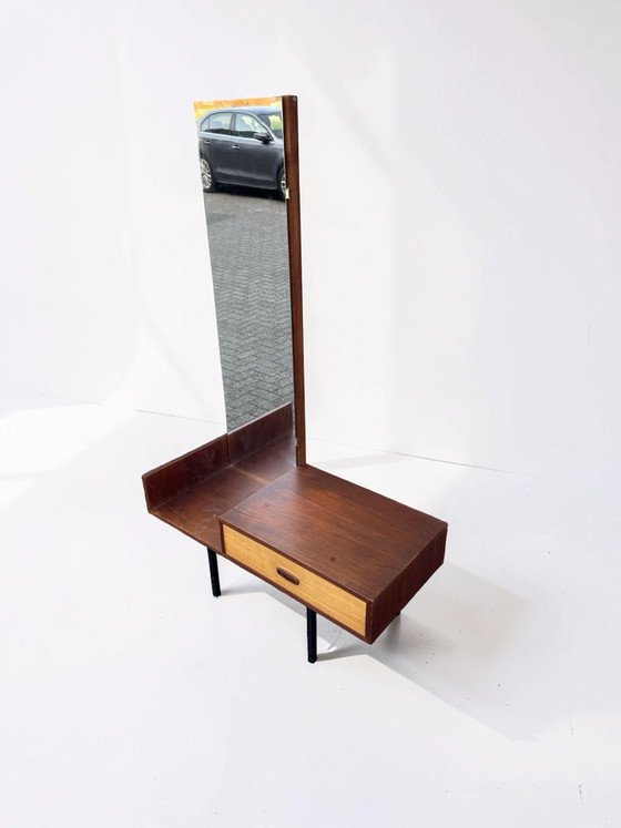 Image 1 of Vintage kaptafel of halmeubel