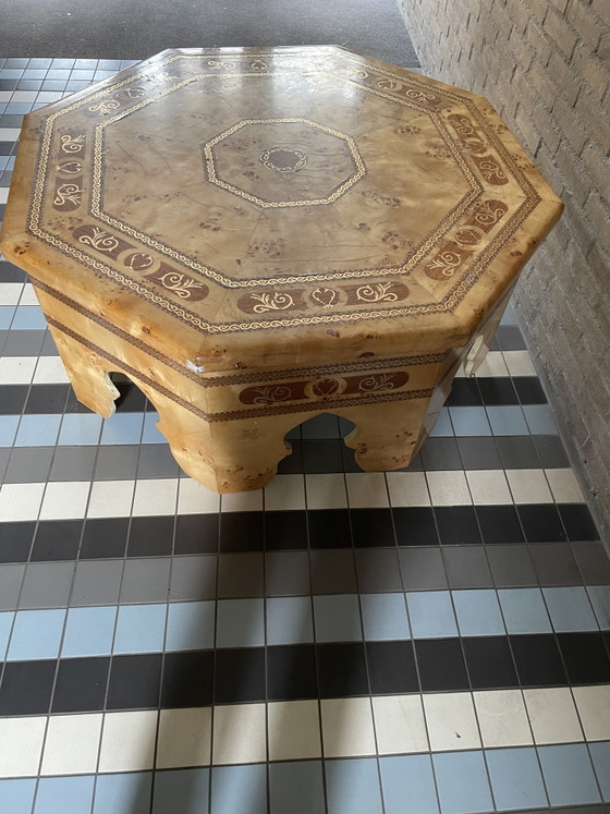 Image 1 of Einzigartiger, achteckiger Couchtisch im marokkanischen Stil, der auf Bestellung gefertigt wird – daher der Preis.