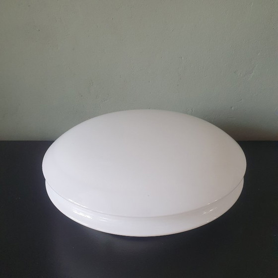 Image 1 of Lampada da soffitto vintage in vetro opalino UFO Raak Amsterdam