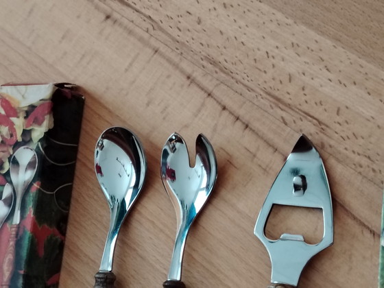 Image 1 of WMF Burgundy saladebestek en flesopener/doppenopener, retro, vintage, houten handvatten