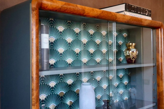Image 1 of Art-déco-Vitrinenschrank aus Wurzelholz, 1930er Jahre – restauriert in Wellington Green