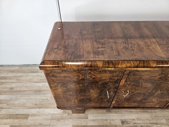 Buffet bas Art Déco en noyer à trois portes, années 1940 – Bois, Klassiek (photo 3 of 27)