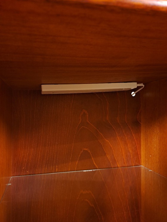 Image 1 of Bar dressoir met uitschuifbare bar en glazen blad