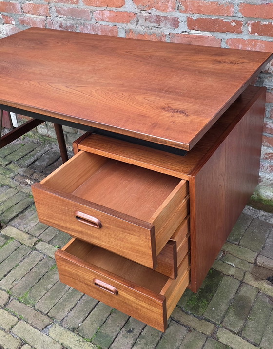Vintage, Design Bureau. Teak. Jaren 60 – Wood (photo 12 of 15)