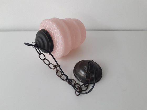 Image 1 of Lampada da soffitto in vetro Art Déco, lampada a sospensione vintage in vetro satinato rosa con attacco in rame