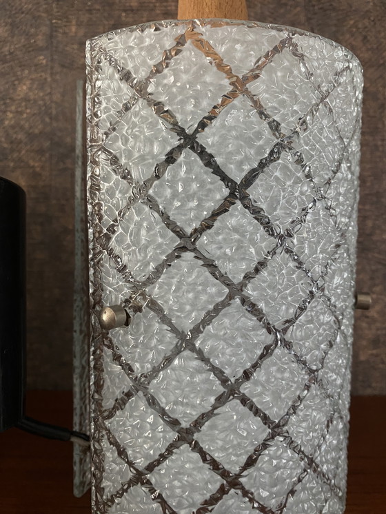 Image 1 of Lampe suspendue design scandinave des années 1960 en teck et verre gaufré