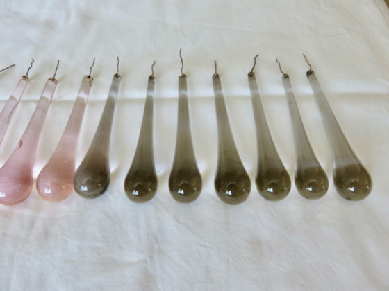 Image 1 of Set van 18 roze en grijze Murano glazen "druppelvormige" hangers.