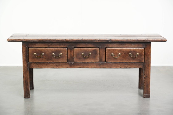 Image 1 of Robusta credenza antica in stile inglese del XIX secolo, con un bellissimo aspetto rustico e una splendida patina.