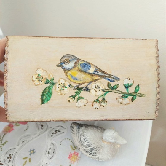 Image 1 of Scatola portagioie vintage in legno | Scatola per uccelli con decorazione a cinciallegra dipinta a mano